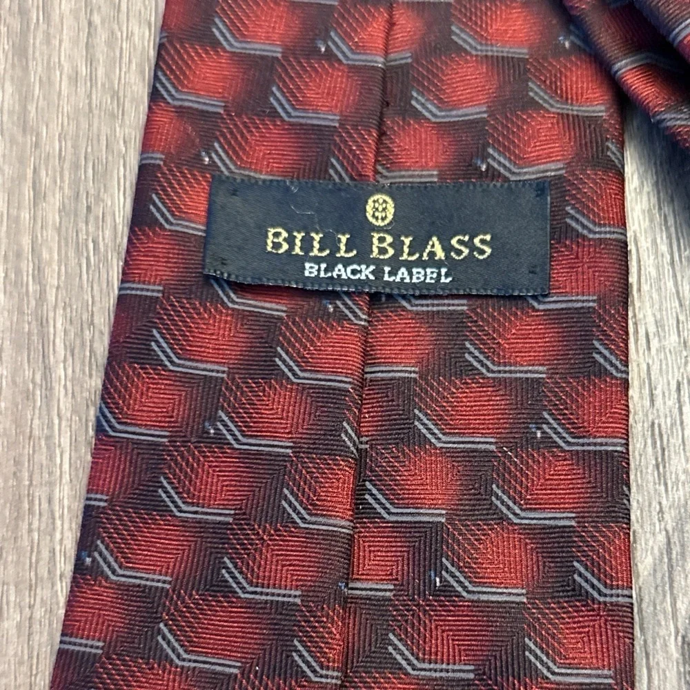 Vintage bill blass Elegant Red Patterned silk Tie